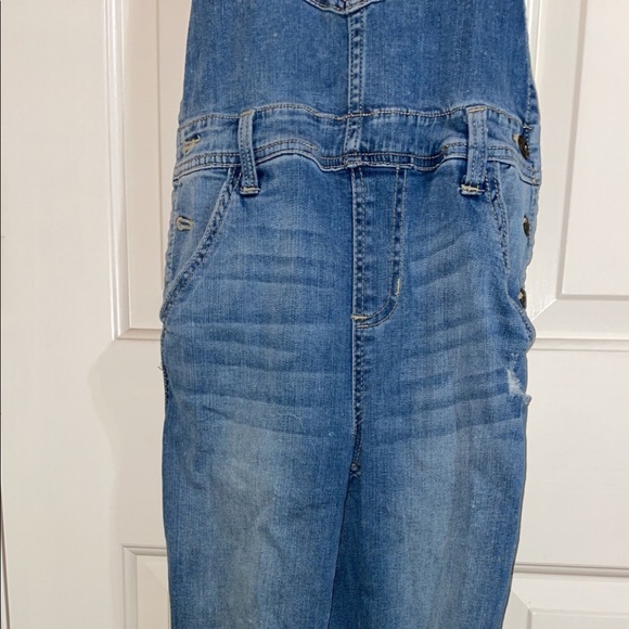 overalls with rips - Picture 2 of 9